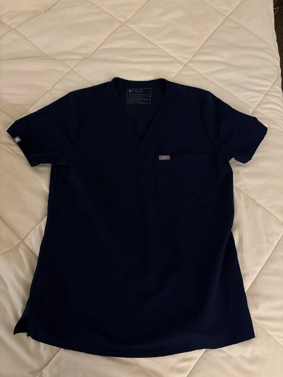 Figs Tops - FIGS Women’s Navy Catarina One Pocket Scrub Top
